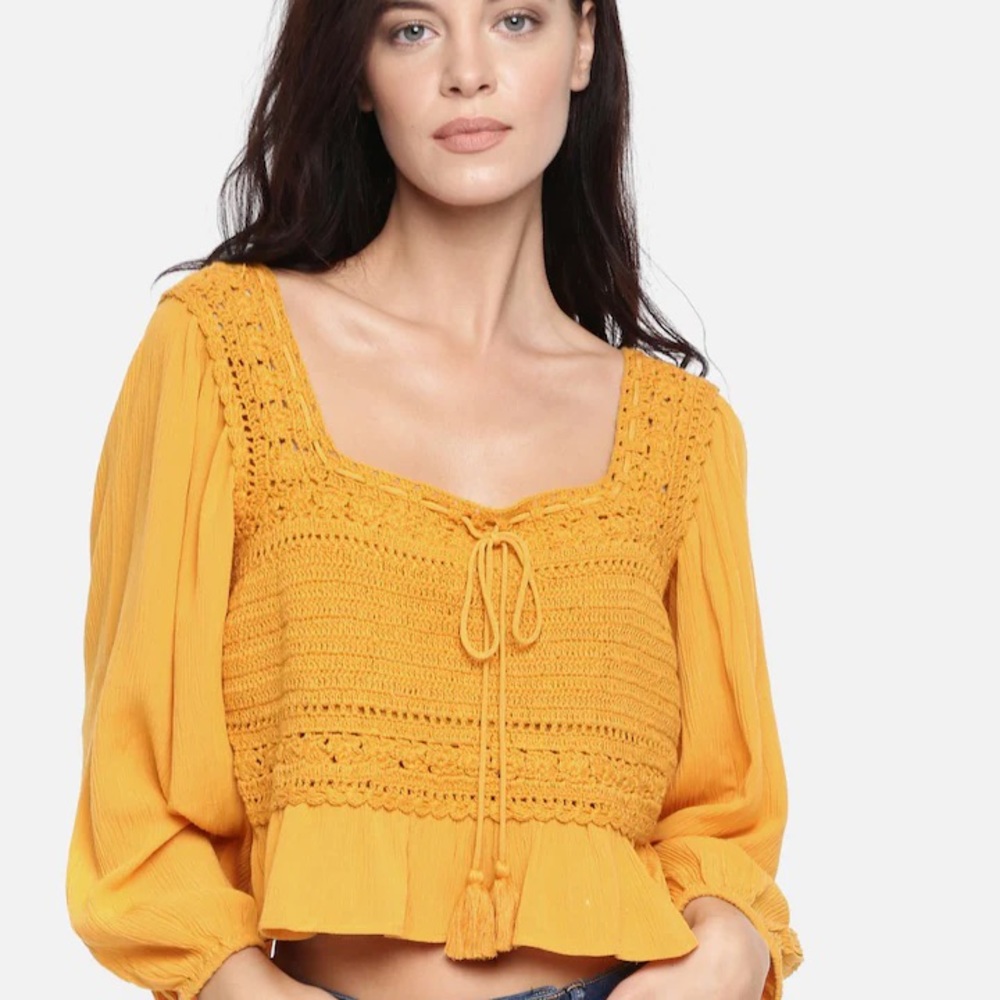 💕AMERICAN EAGLE💕 Woven Peasant Top